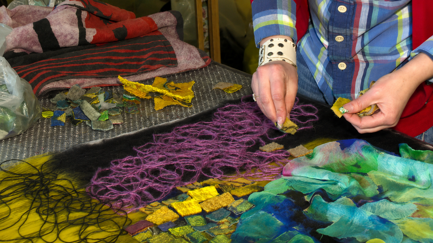 Nadin Smo on "LRT": Handcrafted Fashion, International Reach, Artistic Practice